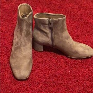 Via Spiga Size 7 Booties